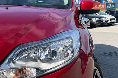 Хэтчбек Ford Focus 2012 в 
