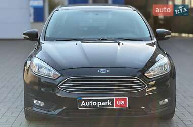 Седан Ford Focus 2015 в 