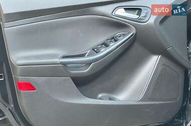 Седан Ford Focus 2015 в 