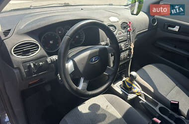 Хэтчбек Ford Focus 2006 в 