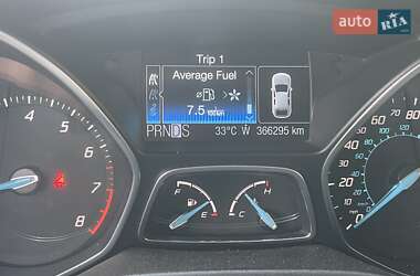 Хэтчбек Ford Focus 2012 в 