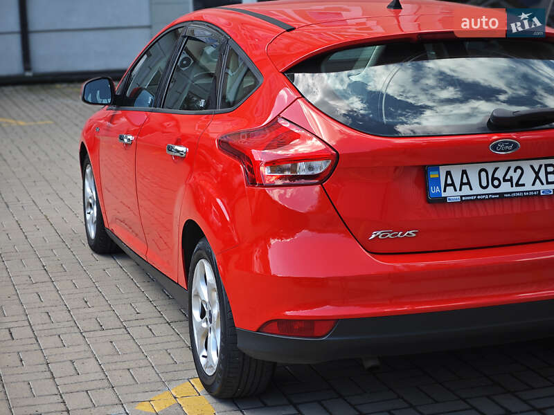 Хэтчбек Ford Focus 2015 в Киеве