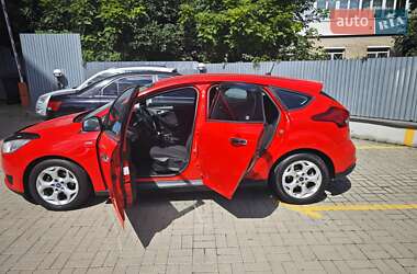 Хэтчбек Ford Focus 2015 в 