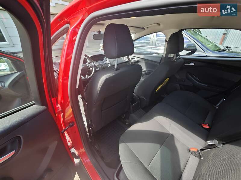 Хэтчбек Ford Focus 2015 в Киеве