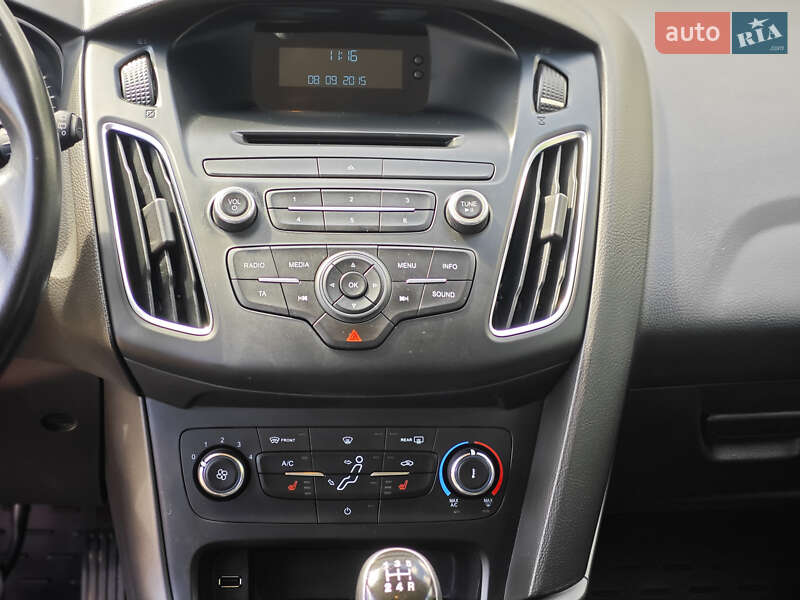 Хэтчбек Ford Focus 2015 в Киеве