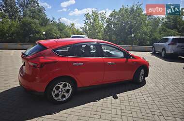 Хэтчбек Ford Focus 2015 в 