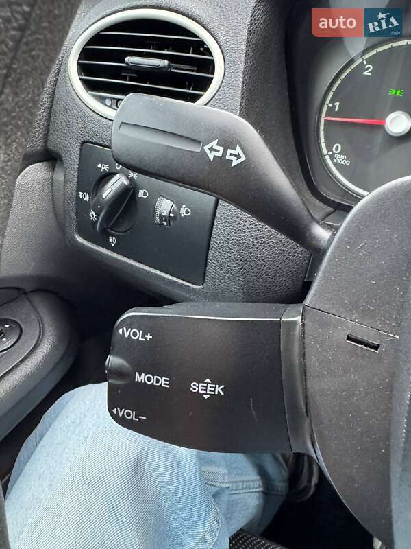 Универсал Ford Focus 2006 в Новояворовске