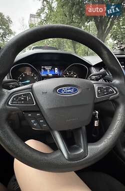 Седан Ford Focus 2016 в 