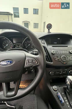 Седан Ford Focus 2015 в 