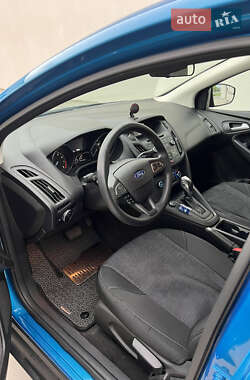 Седан Ford Focus 2015 в 