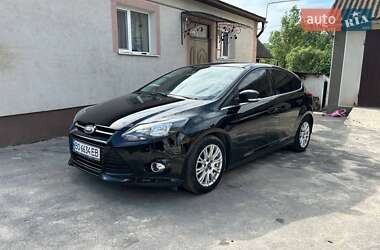 Хэтчбек Ford Focus 2011 в 