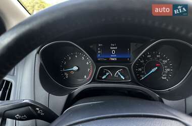 Хэтчбек Ford Focus 2016 в 