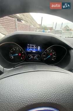 Седан Ford Focus 2015 в 