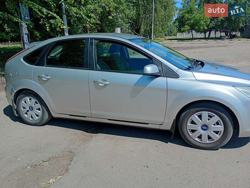 Хэтчбек Ford Focus 2008 в Коростене