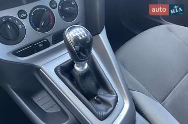 Хэтчбек Ford Focus 2014 в 