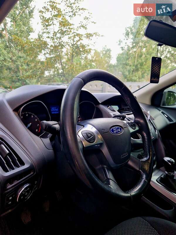 Хэтчбек Ford Focus 2011 в Полтаве