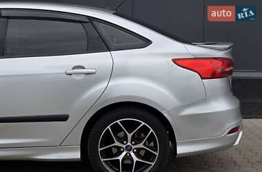 Седан Ford Focus 2015 в 