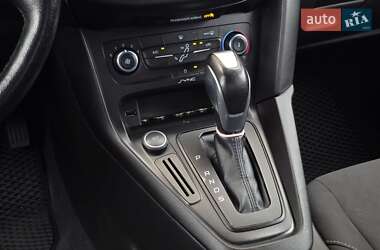 Седан Ford Focus 2015 в 