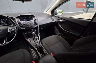 Седан Ford Focus 2015 в 