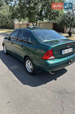 Седан Ford Focus 2000 в 