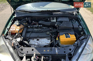 Седан Ford Focus 2000 в 