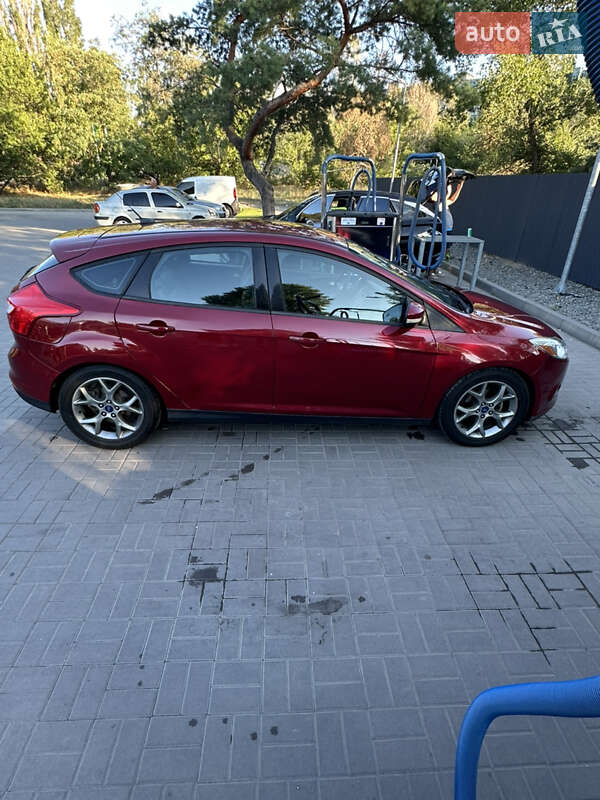 Хэтчбек Ford Focus 2014 в Днепре