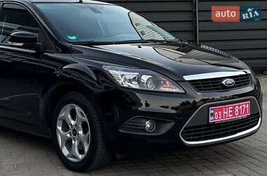 Хэтчбек Ford Focus 2009 в 