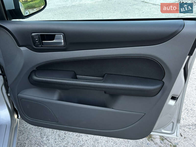 Универсал Ford Focus 2008 в Нетешине