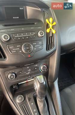 Хэтчбек Ford Focus 2015 в 