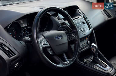 Седан Ford Focus 2015 в 