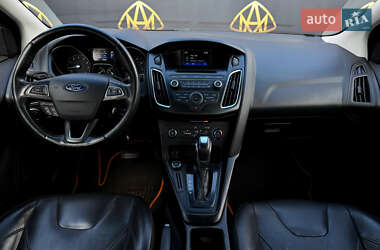 Седан Ford Focus 2015 в 