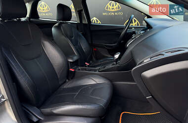 Седан Ford Focus 2015 в 