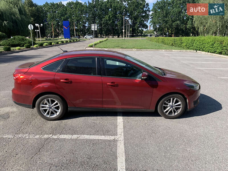 Седан Ford Focus 2015 в Сумах