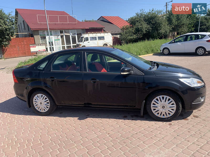 Седан Ford Focus 2010 в Ровно