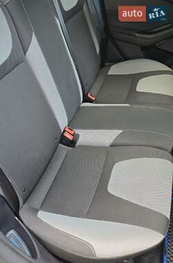 Седан Ford Focus 2012 в 