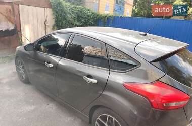 Хэтчбек Ford Focus 2015 в 