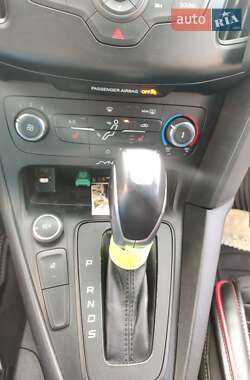 Хэтчбек Ford Focus 2015 в 