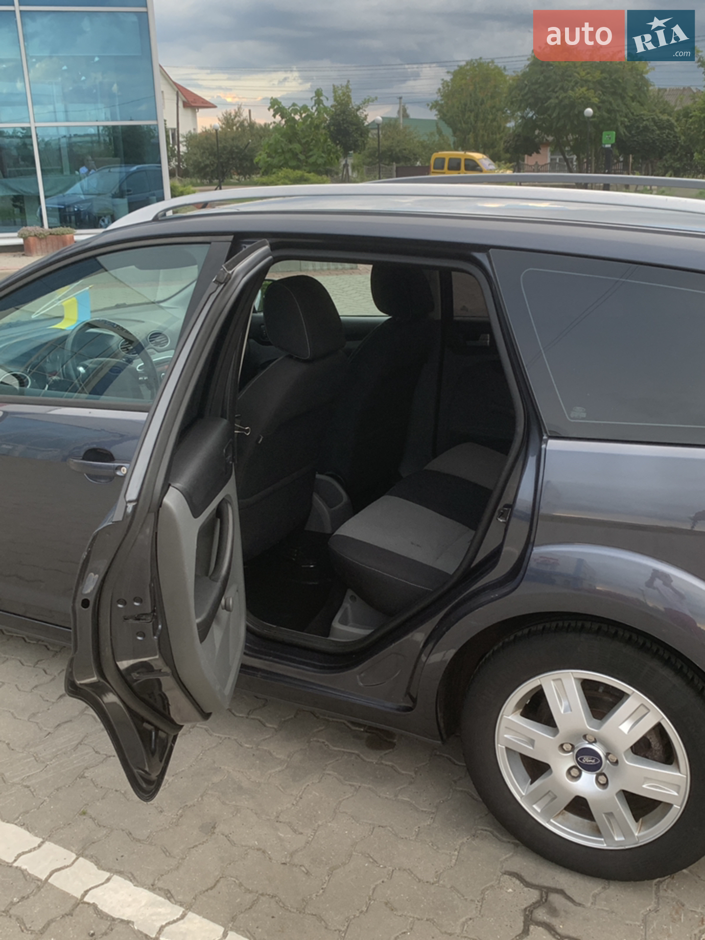 2010 Ford Focus - мініатюра 12