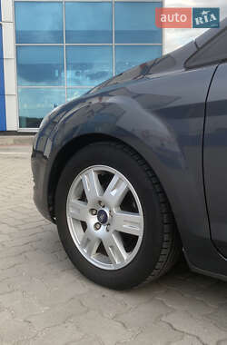 Универсал Ford Focus 2010 в 