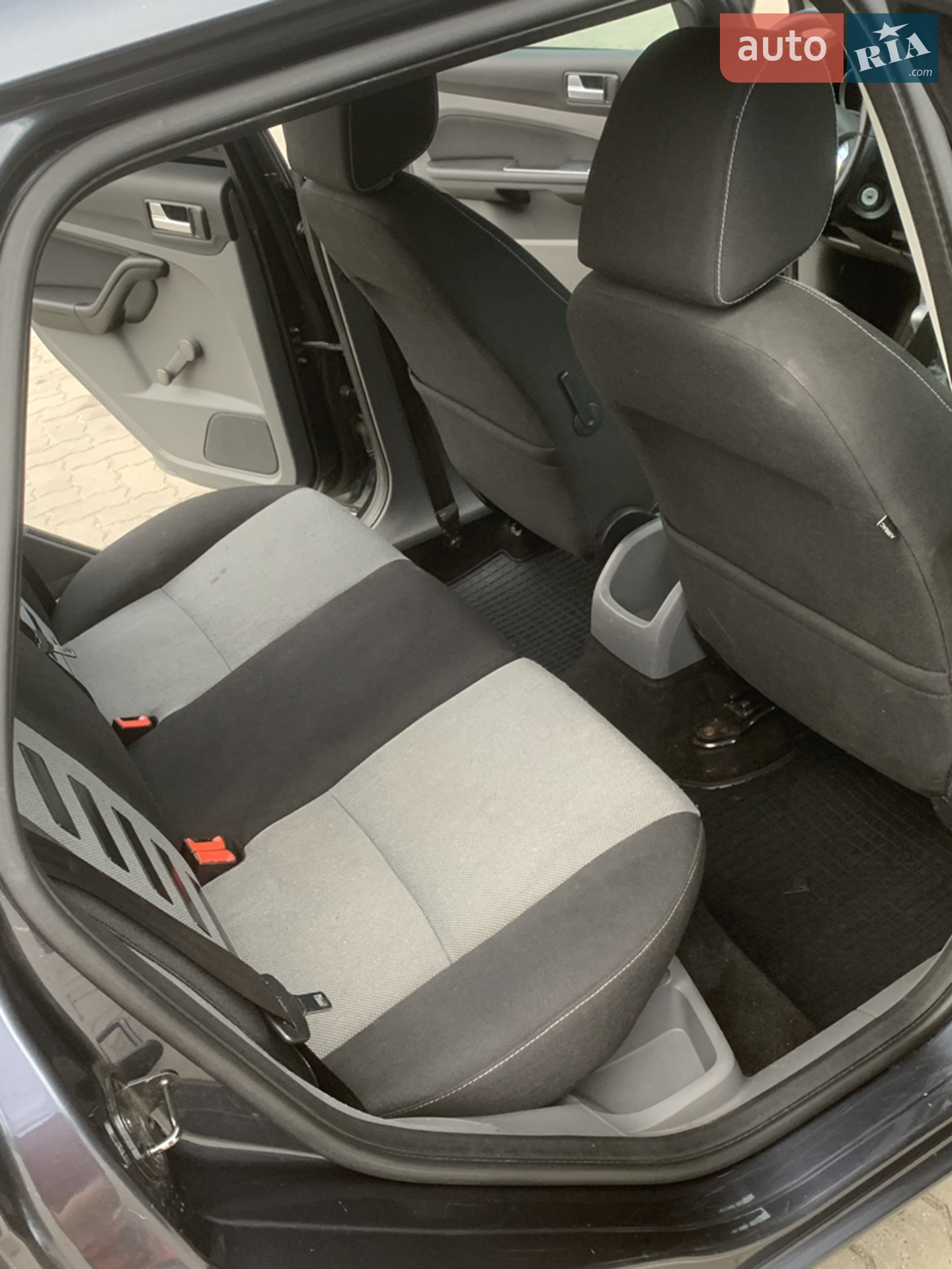 2010 Ford Focus - мініатюра 27