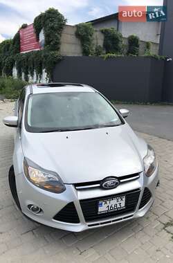 Хэтчбек Ford Focus 2012 в 