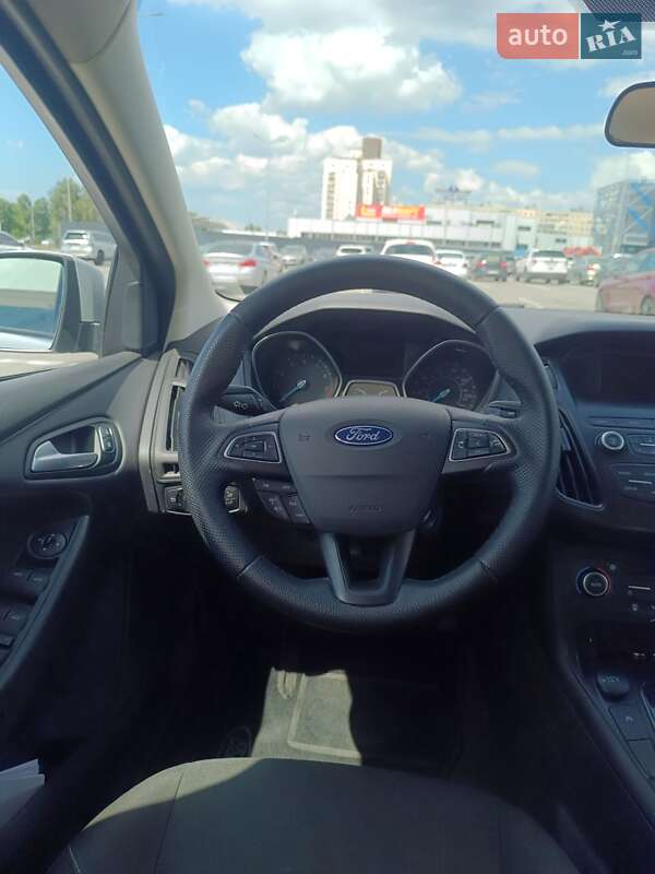 Седан Ford Focus 2017 в Киеве