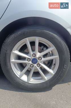 Седан Ford Focus 2017 в 