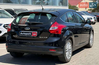 Хэтчбек Ford Focus 2013 в 