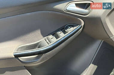 Хэтчбек Ford Focus 2013 в 