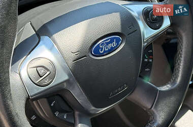 Хэтчбек Ford Focus 2013 в 