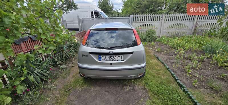 Хэтчбек Ford Focus 2003 в Смеле