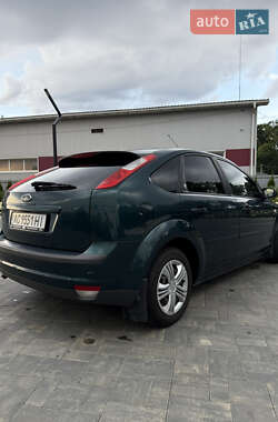 Хэтчбек Ford Focus 2005 в 