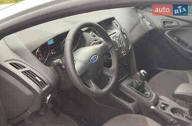 Хэтчбек Ford Focus 2013 в 