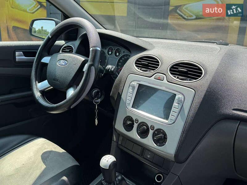 Хэтчбек Ford Focus 2007 в Стрые